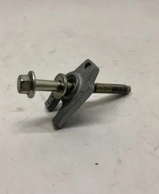 Nissan Qashqai Fuel Injector clamp holder 