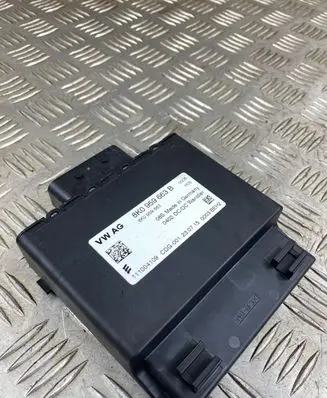 Audi A5 8T 8F Voltage converter/converter module 8K0959663B