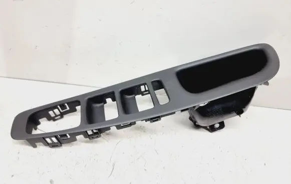 Hyundai Santa Fe Front door window switch trim 82740S1000SST 82740S1000