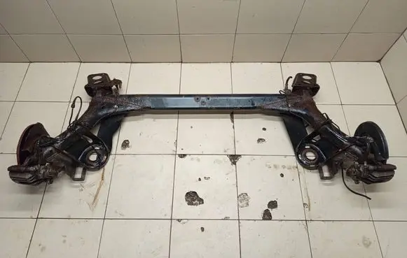 Volkswagen Golf IV Rear axle beam 