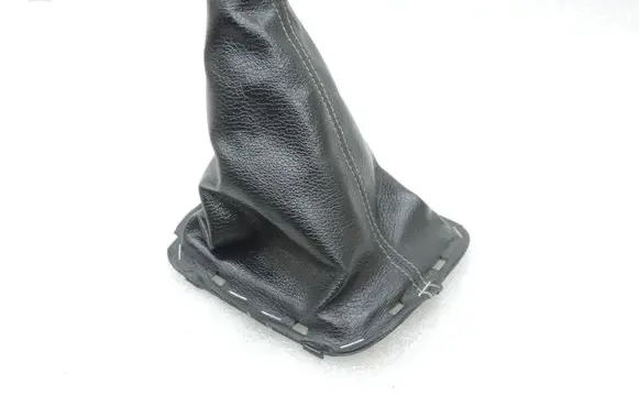 Toyota Avensis T250 Gear lever shifter trim leather/knob