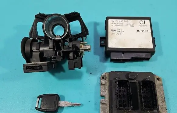 Opel Astra G Engine control unit/module ECU 90560476 IMPRK1552281