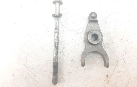 Toyota Hilux (AN10, AN20, AN30) Fuel Injector clamp holder