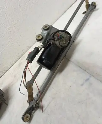 Jeep Cherokee Front wiper linkage and motor 54120927