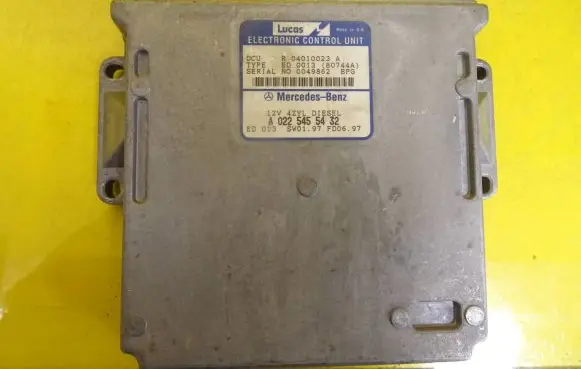 Mercedes-Benz E W210 Engine control unit/module A0225455432