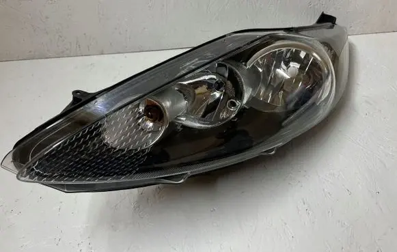 Ford Fiesta Headlight/headlamp