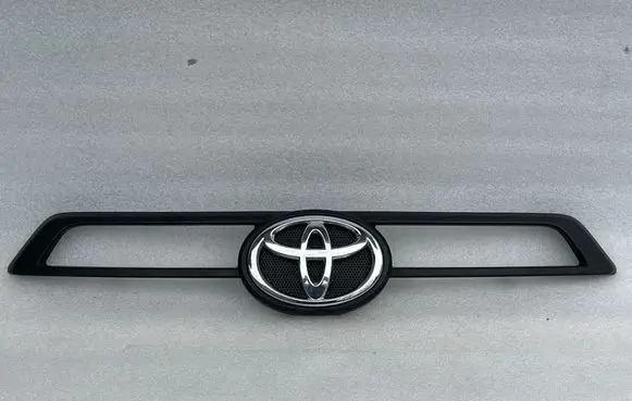 Toyota Hilux (AN10, AN20, AN30) Manufacturer badge logo/emblem 753120K050B 53100K010 010404