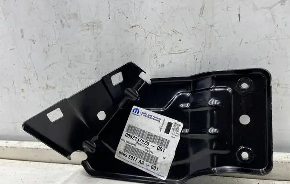 Fiat 500E Fender mounting bracket 68655977AA