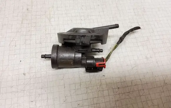 Chrysler Neon II Vacuum valve 4287637