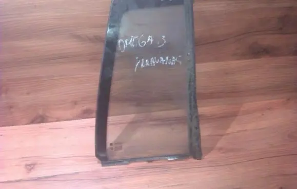 Opel Omega B1 Rear vent window glass 