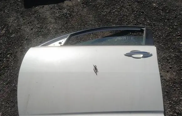 KIA Optima Front door baltos