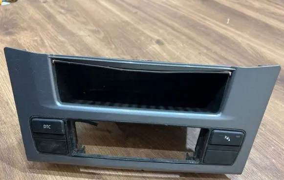 BMW 5 E60 E61 Dashboard storage box/compartment 9139391