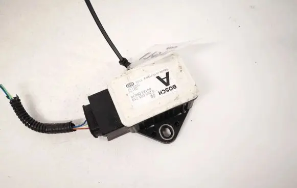Toyota Avensis T270 ESP acceleration yaw rate sensor 0265005719 89183-05030