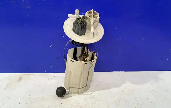 Volvo V70 In-tank fuel pump 8621813 30761735