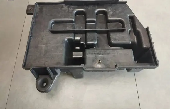 Battery tray