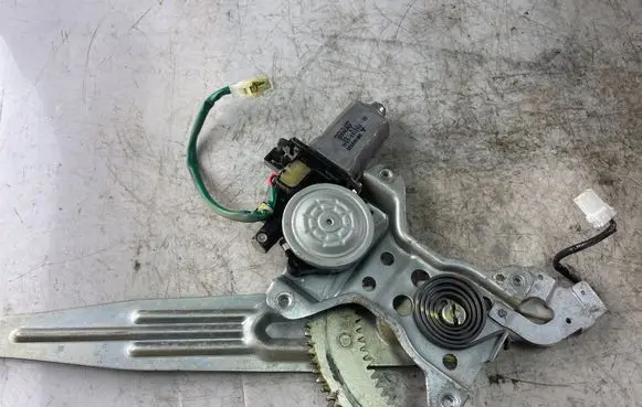 Mitsubishi Pajero Sport I Rear door window regulator with motor Mr144538 0621006546