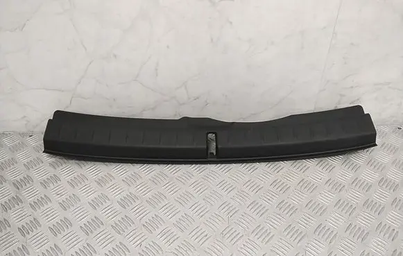 BMW 2 F45 Tailgate/trunk side cover trim 7298592