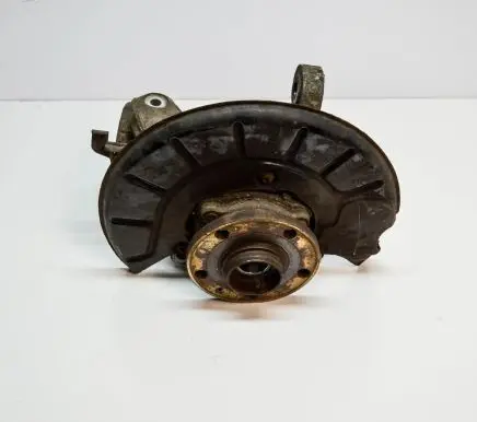 Volkswagen PASSAT B7 Front wheel hub