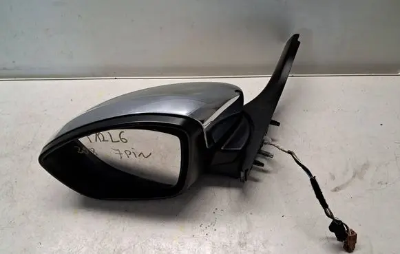 Peugeot 208 I Front door electric wing mirror