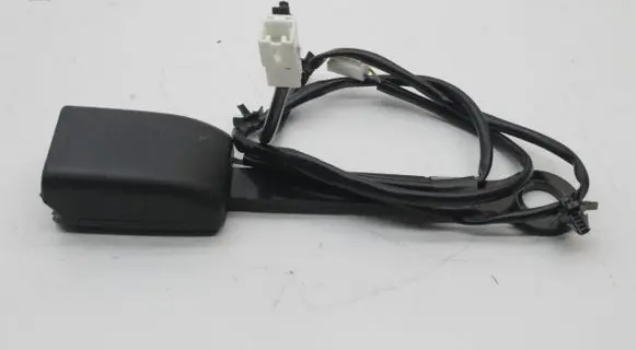 Nissan Note (E12) Front seatbelt buckle