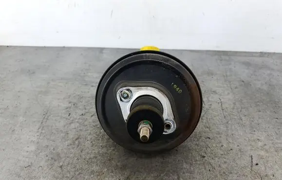 Volkswagen PASSAT B5.5 Brake booster 4B3612105A