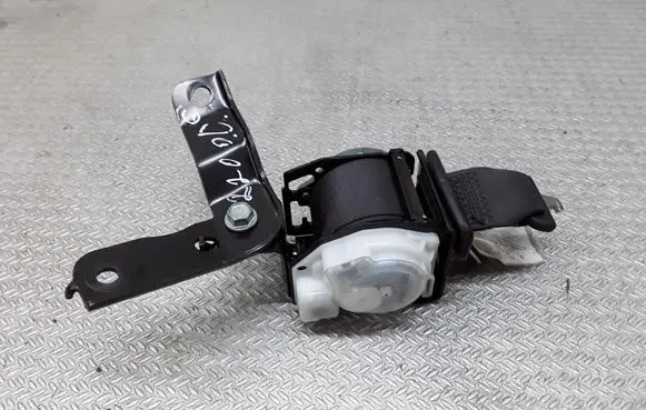 Subaru Outback Middle seatbelt (rear) C7462