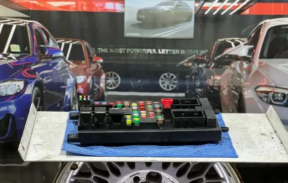 Fuse box set