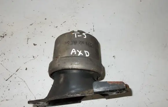 Volkswagen Transporter - Caravelle T5 Engine mount bracket 7H0199256E