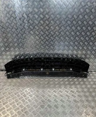 Quarter panel pressure vent