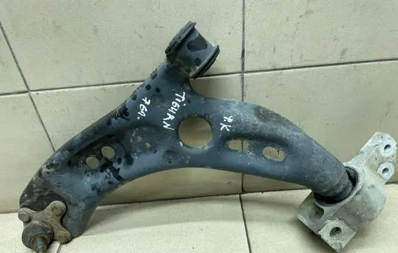 Volkswagen Tiguan Front control arm 1K0407155C