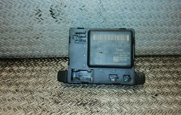 Mercedes-Benz Sprinter W906 Door control unit/module A9068204226