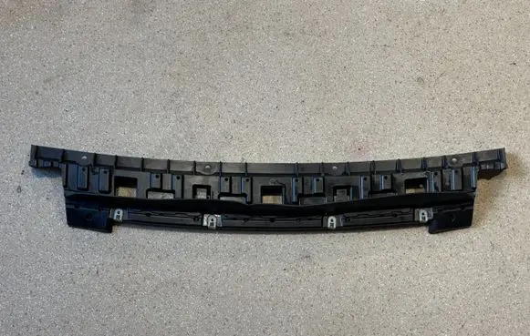 BMW 4 G22 G23 G24 G26 Front bumper mounting bracket 8081418 8081419