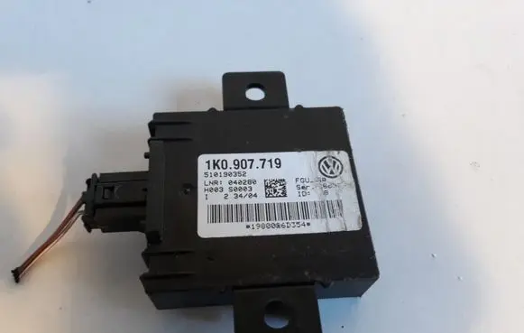 Volkswagen Golf V Yaw turn rate sensor 1K0907719 510190352 1980026D354