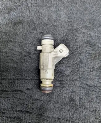 Audi A8 S8 D2 4D Fuel injector 077133551Q 0280155988