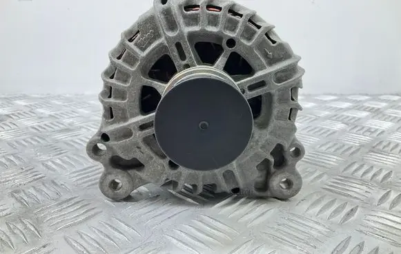 Volkswagen Golf Sportsvan Generator/alternator 03L903023L
