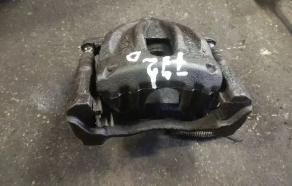 Toyota Corolla Verso AR10 Front brake caliper