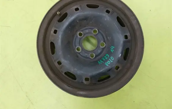 Volkswagen Polo R15 steel rim