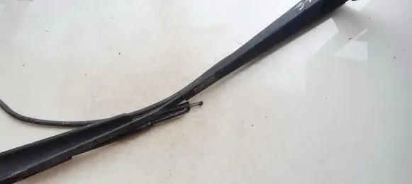 Mercedes-Benz Vito Viano W639 Front wiper blade arm