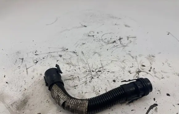 BMW 1 E82 E88 Breather/breather pipe/hose 58650910AT PA8GF15