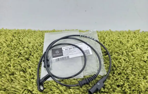 Mercedes-Benz Vito Viano W447 ABS brake wheel speed sensor A4479057002 4479057002