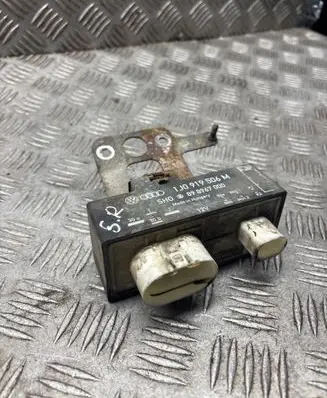 Skoda Roomster (5J) Coolant fan relay 1J0919506M 898967000