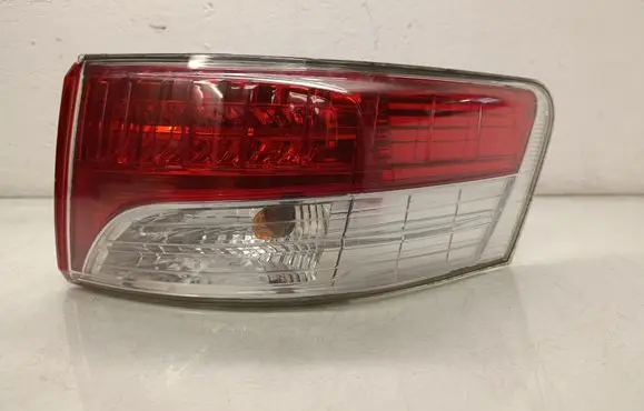 Toyota Avensis T270 Rear/tail lights 