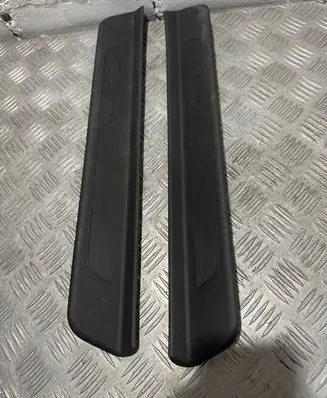 Hyundai Tucson TL Front sill trim cover 85883