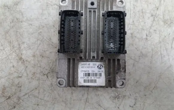 Fiat Grande Punto Engine control unit/module 51784957