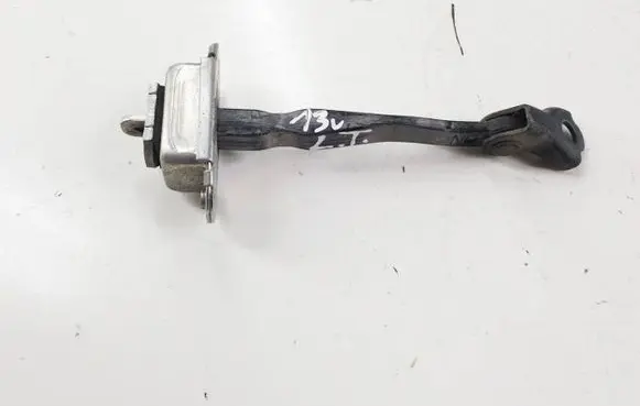 Nissan Qashqai+2 Rear door check strap stopper
