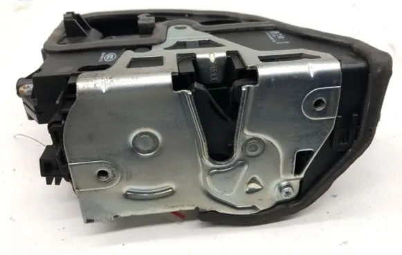BMW 3 E90 E91 Front door lock 7059974