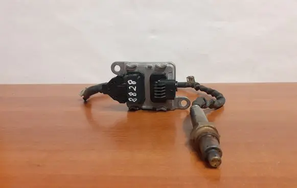 Mercedes-Benz Vito Viano W447 Lambda probe sensor A0009058111 8828