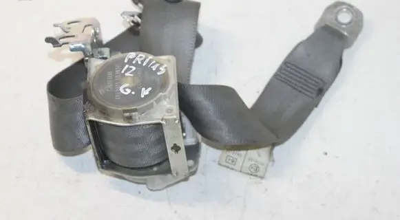 Toyota Prius (XW30) Rear seatbelt 
