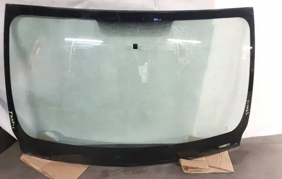 Renault Trafic II (X83) Front windscreen/windshield window 600100