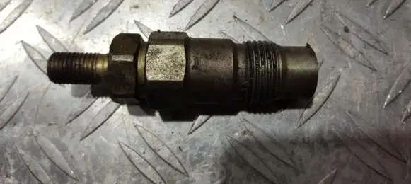Nissan Sunny Fuel injector 71h1361 71-h1361